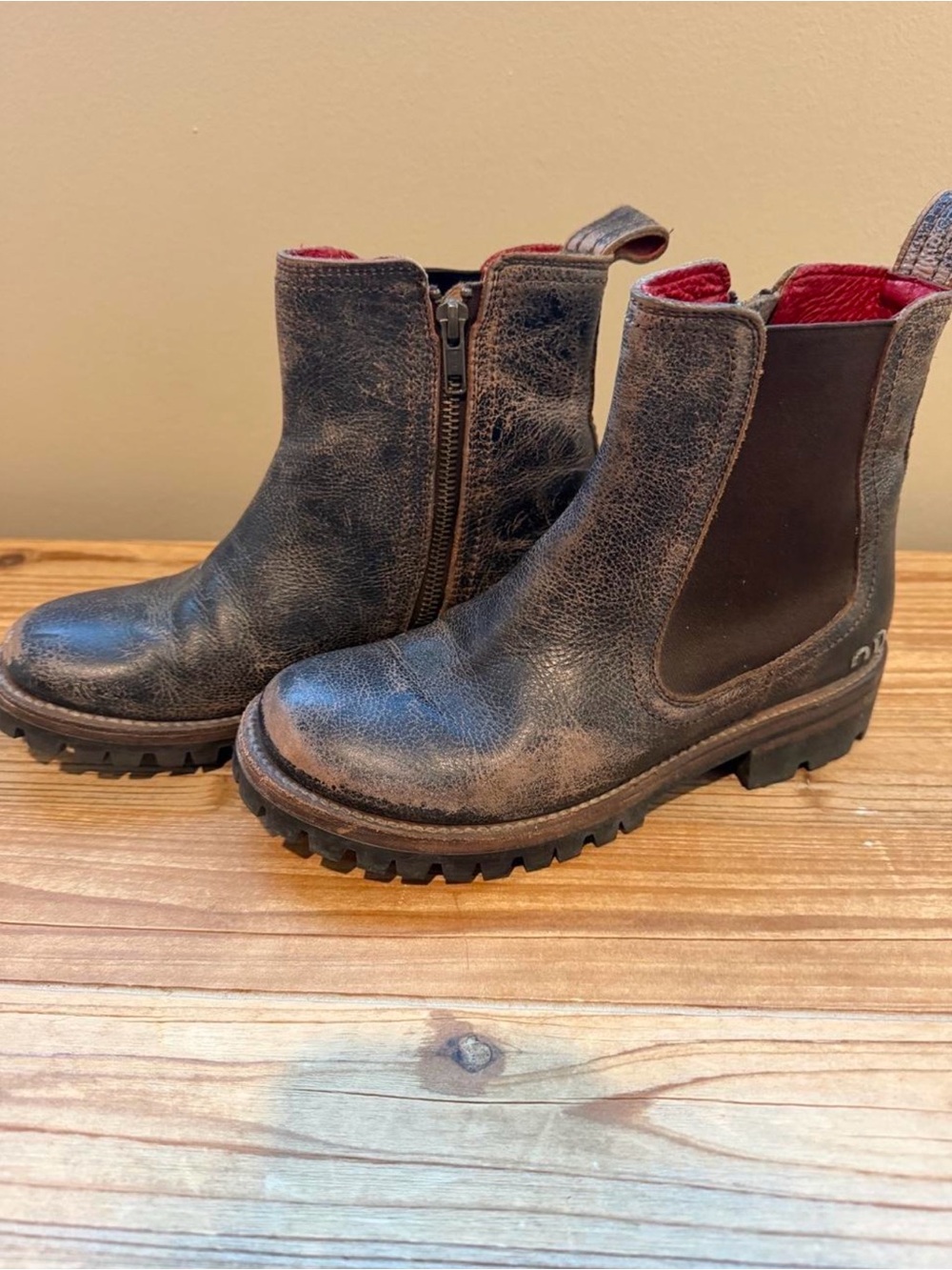 BED STU Kiefra Trek Leather Chelsea Boots Womens 7 Vibram Lug Sole Distressed